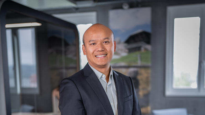 Van Nhut Ho