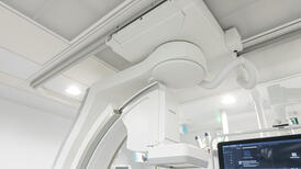 Plafond soufflant dans une salle d‘intervention