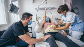 1. Sur le point d'arriver - Les contractions sont de plus en plus rapprochées et annoncent l'arrivée de Bébé. © Jo Bersier