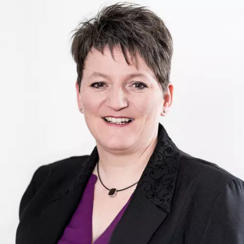 Portrait de Suzanne Horlacher, responsable des soins, adjointe à la direction des soins